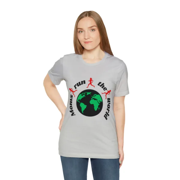 New Moms Run The World T-shirt - Image 29