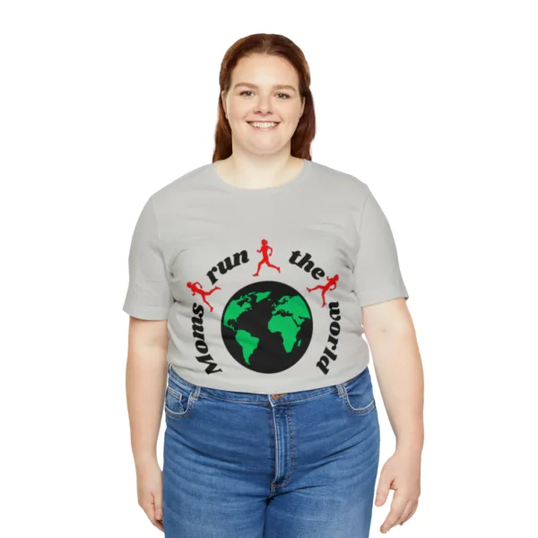 New Moms Run The World T-shirt - Image 30