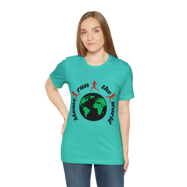 New Moms Run The World T-shirt - Image 34