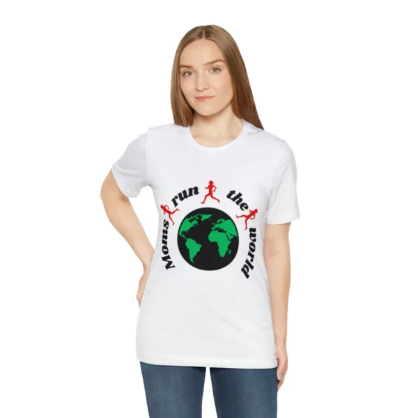 New Moms Run The World T-shirt - Image 9