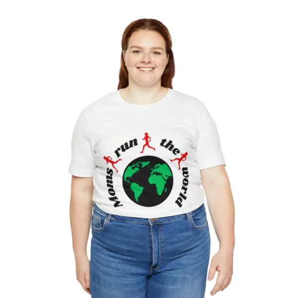 New Moms Run The World T-shirt - Image 10