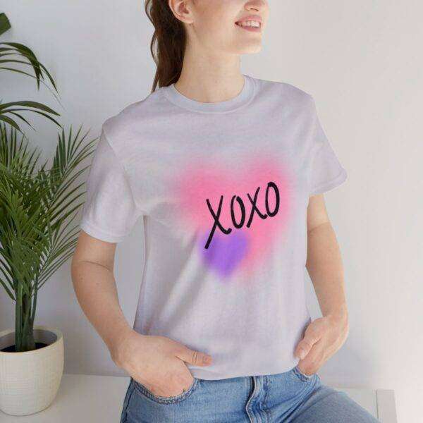 New Kiss Woman T-shirt - Image 53