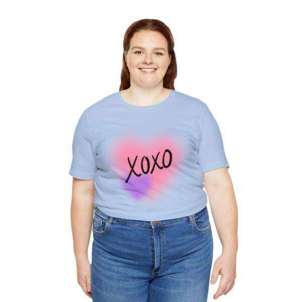 New Kiss Woman T-shirt - Image 40