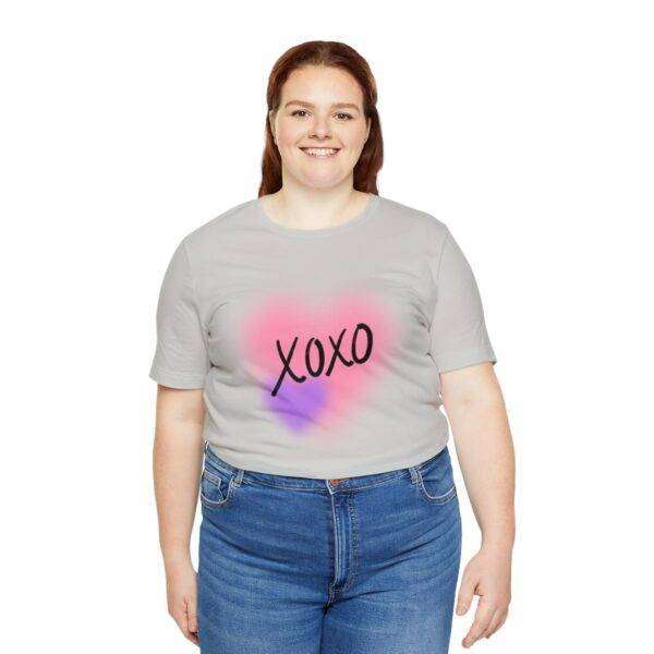New Kiss Woman T-shirt - Image 28