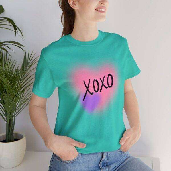 New Kiss Woman T-shirt - Image 5