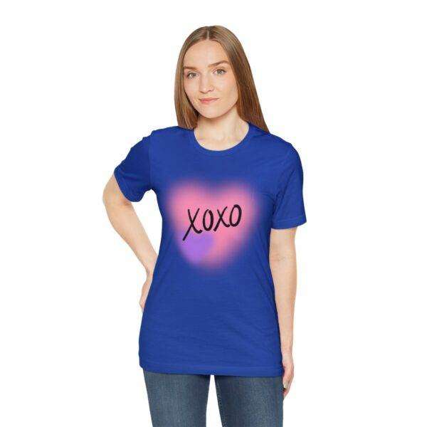 New Kiss Woman T-shirt - Image 43