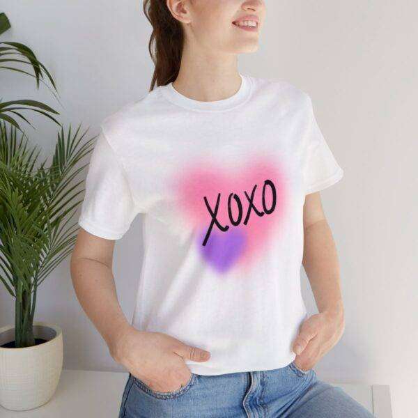 New Kiss Woman T-shirt - Image 11